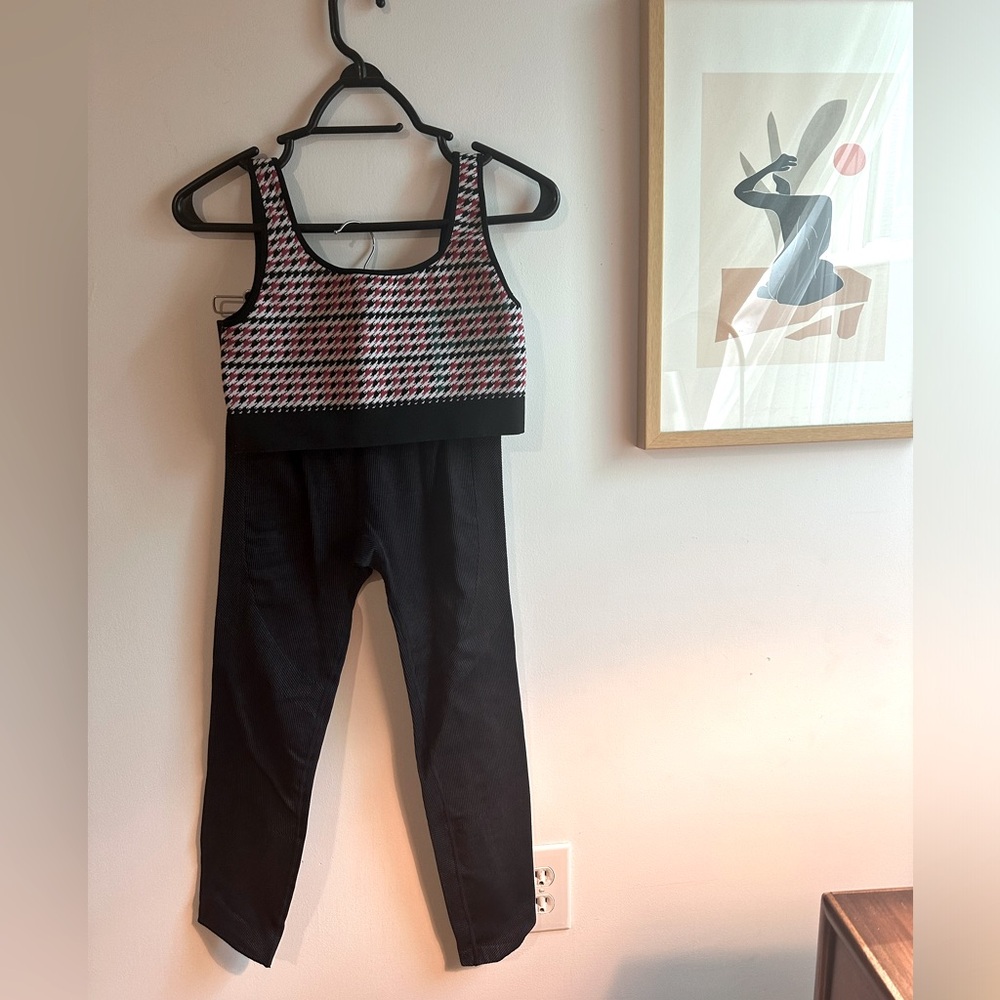 Bundle - Fabletics sports bra (M) and Joylab ribbed leggings (S)